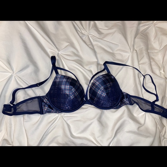 Victoria’s Secret Bra - Picture 1 of 3